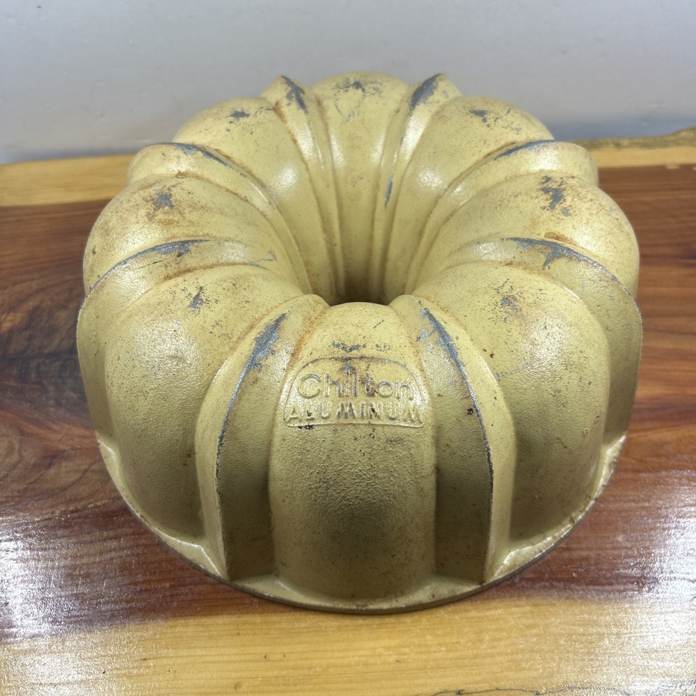 Vintage 10" Cast Charlton Aluminum Bundt Cake Pan Jello Mold Heavy